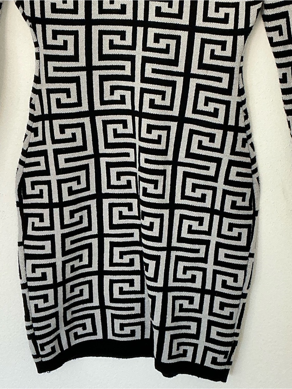 Black and White Geometric Knit Dress - Women's Long Sleeve Size Small - Picture 3 of 8